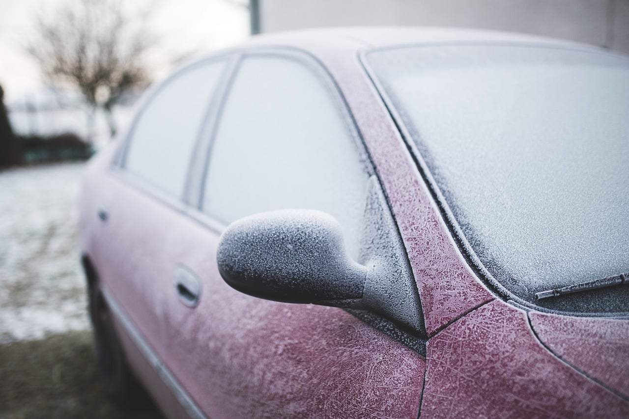 TRUCO DE EMERGENCIA para abrir tu coche si accidentalmente dejas las llaves dentro: ¡FUNCIONA tanto en coches nuevos como viejos!